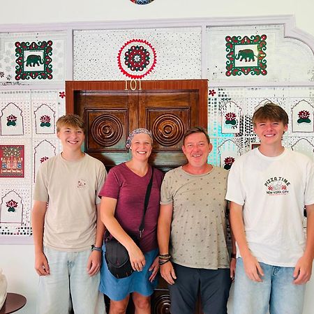 The Nandi International Boutique Homestay Varanasi Exterior foto